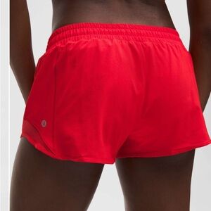 Lululemon Hotty Hot Low-Rise Lined Short 2.5"
Lulu Red Size 14